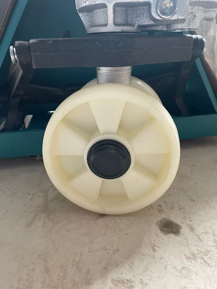 2.5 TON KAPASİTELİ POLİAMİD TEKERLİ TRANSPALET - 2