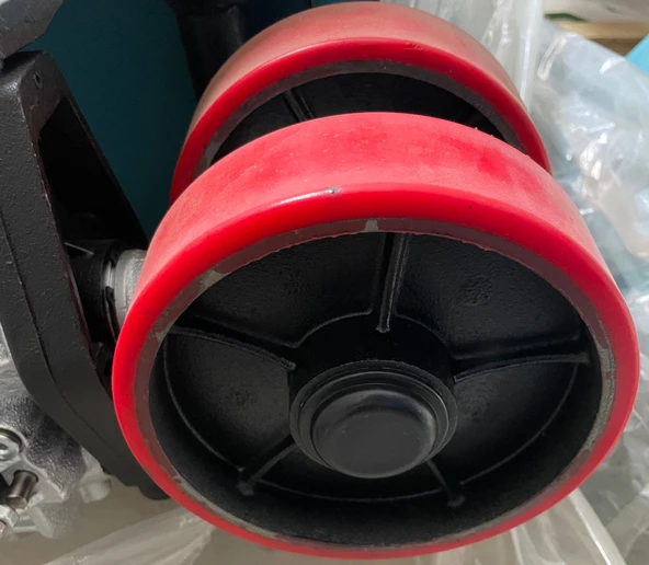 2.5 TON KAPASİTELİ POLİÜRETAN  TEKERLİ TRANSPALET - 2