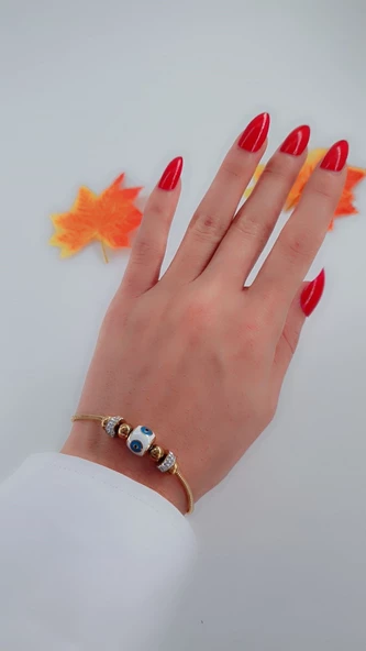 Kadın Charm Beyaz Mavi Taşlı Çelik Bileklik  Gold Renk - 4