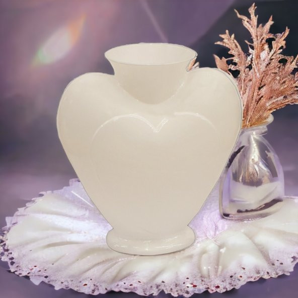 Girist Home Beyaz Renk Kalp Çiçek Vazosu 22,5 cm
