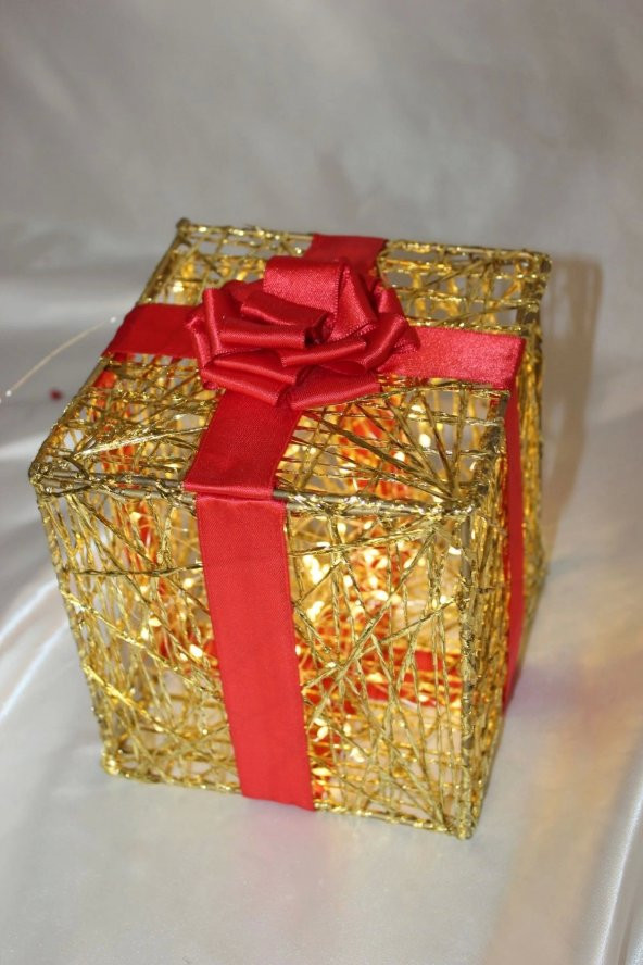 Yılbaşı Ağacı Noel Led Işıklı Hediye Kutusu Paketi Yılbaşı Gold 15*15*15 - 4