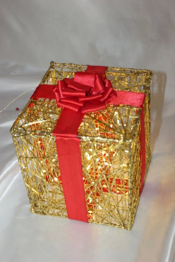 Yılbaşı Ağacı Noel Led Işıklı Hediye Kutusu Paketi Yılbaşı Gold 15*15*15 - 9