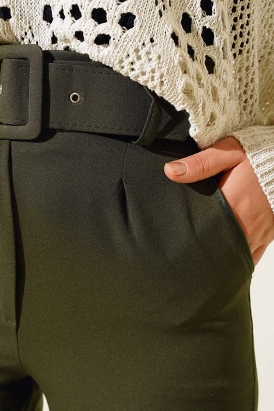 Kemerli Kopçalı Kumaş Pantolon Haki - Resim 4