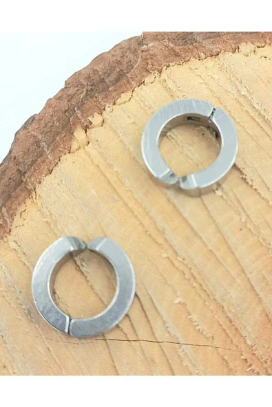 Gümüş Renk Kıstırma Çelik Küpe ürün görseli 1