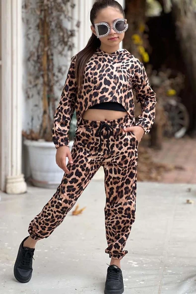 Kız Çocuk Kapüşonlu Leopar Desenli Sweatshirt ve Croplu Kahverengi Eşofman Takım - Resim 4