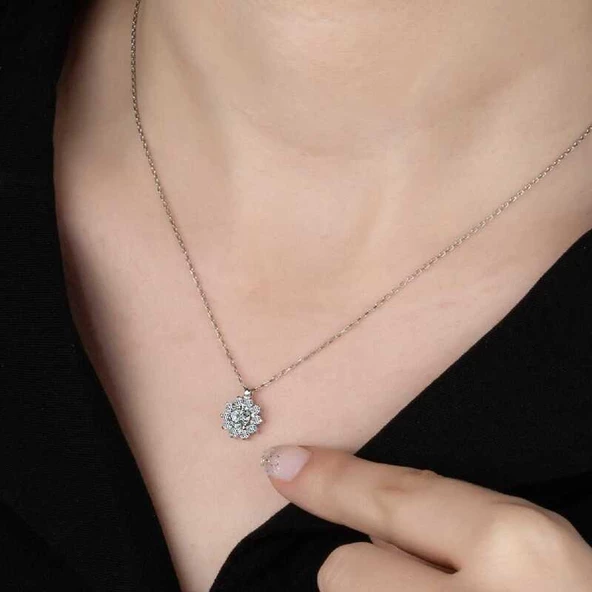 VGD Gumush Swarovski Taşlı Gümüş Tektaş Bayan Kolye - 2
