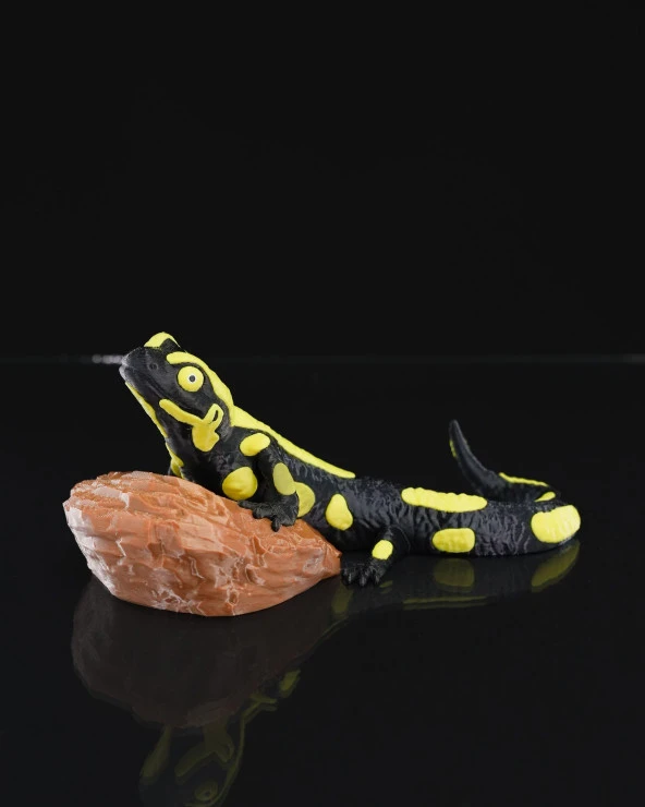 Kaya Üstünde Semender Büst-Figür-Heykel