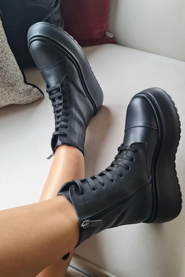 075 945 Topukla Kadın Kalın Tabanlı Fermuarlı Bağcıklı Deri Bot - 3