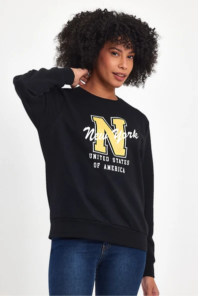 Kadın Bisiklet Yaka Rahat Kalıp İçi Polarlı 3 İplik Kalın N Baskılı Sweatshirt SPR24SWK25