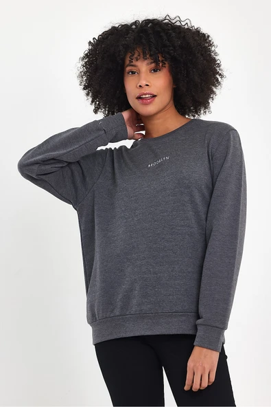 Kadın Bisiklet Yaka Rahat Kalıp 3 iplik Kalın Orta Brooklyn Nakışlı Sweatshirt SPR24SWk34 - 10
