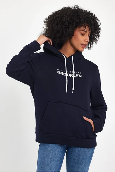 Kadın Kapşonlu Rahat Kalıp İçi Polarlı 3 iplik W. Brooklyn Baskılı Swetashırt spr24swk04 - 4