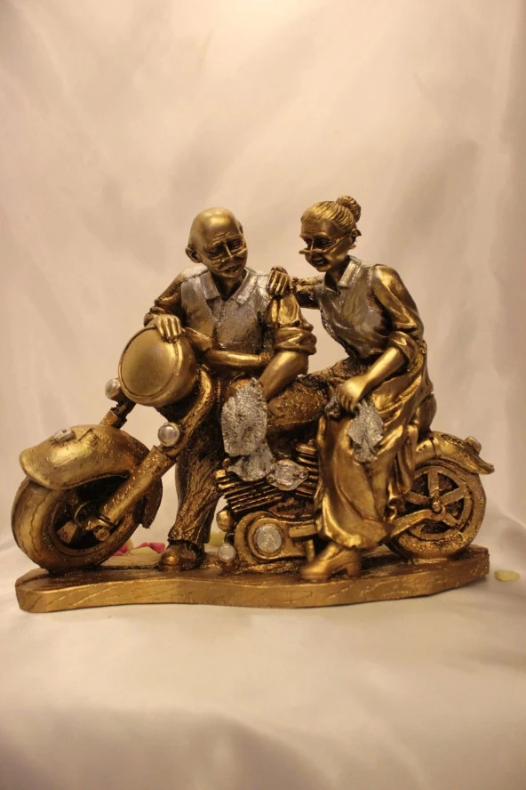 Motorlu İhtiyar Delikanlı Sevgili Çİft - Resim 3