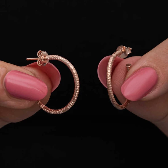 Lucky Life 925 Ayar Gumuss Rose Kalemli Halka Lucky Life Lucky Life Kadın Küpe