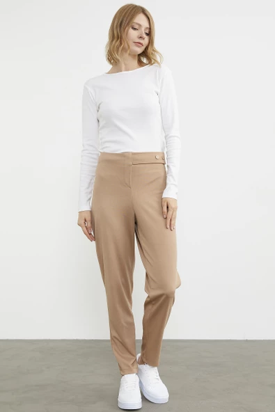 Bel Detaylı Rahat Kalıp Kumaş Pantolon - Bej - Resim 2