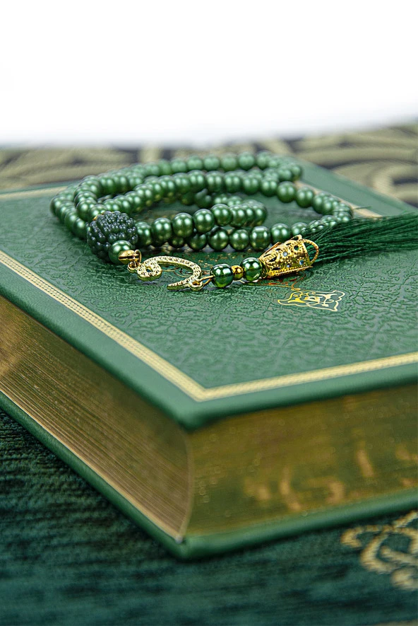 Damat Bohçasına Uygun Hediyelik Kuranı Kerim ve Çeyizlik Seccade Seti Yeşil - Resim 5