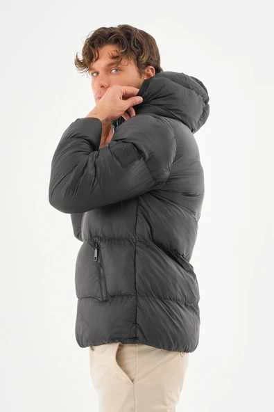 Erkek Regular Fit Astarlı Çok Cepli Kapuşonu Çıkan Rahat Mont - Resim 11