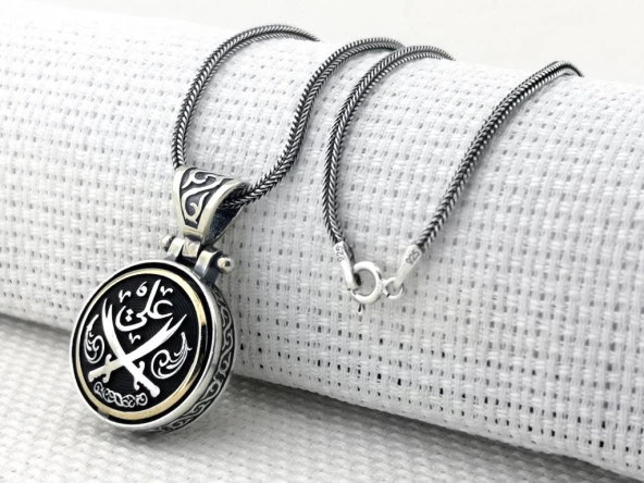 Ali Yazılı Zülfikar Kılıç Tasarımlı Ortası Dönen 925 Ayar Gümüş Kolye ürün görseli