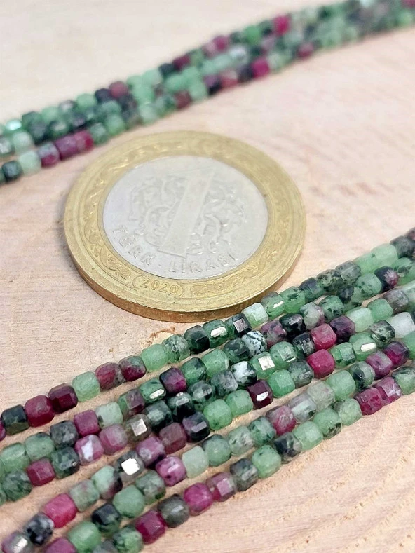 Anyolit (Rubizoit- Rubyzoisit) Taşı Küp Şekilli Dizi 2mm (45306) - Resim 2