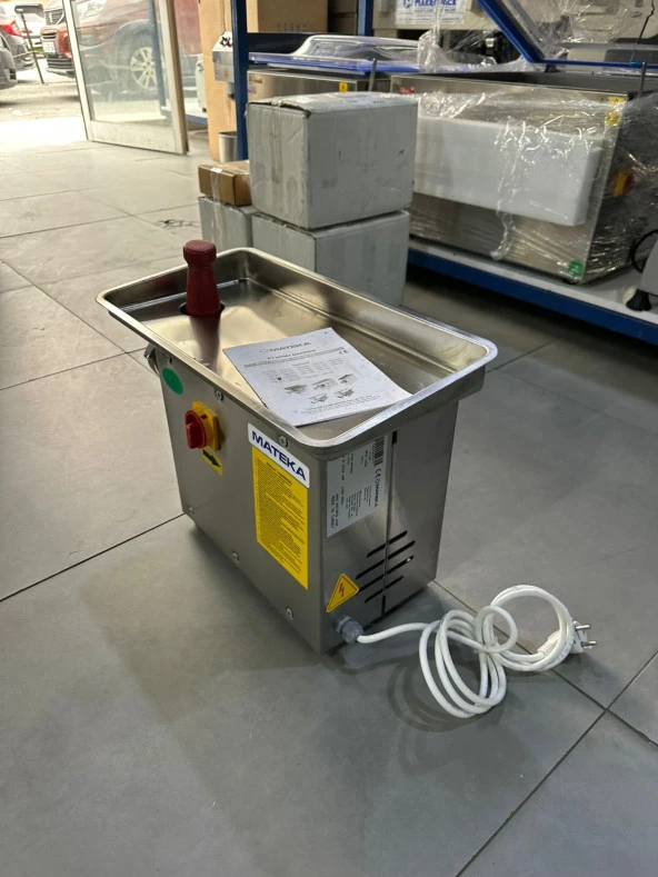 Mateka Kıyma Makinesi 12 Numara - Resim 3