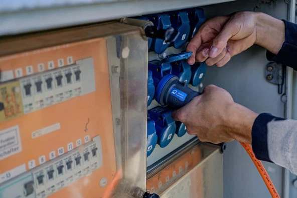 Brennenstuhl Camping / Marina Serisi CEE Grişili IP44 Lisanslı 25 Metre Uzatma Kablo H07RN-F 3G2.5 - 4