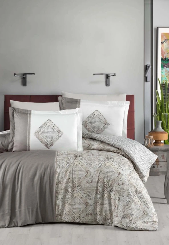 BASKILI SATEN ÇİFT KİŞİLİK NEVRESİM TAKIMI LORD BEJ ürün görseli 1