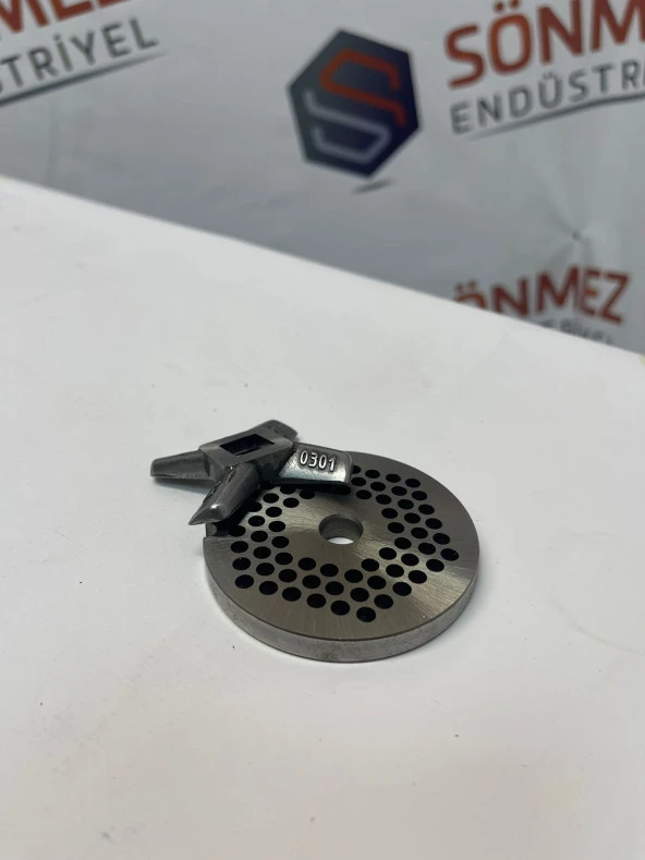 Kıyma Makinesi 12 No Ayna Bıçak ürün görseli 1