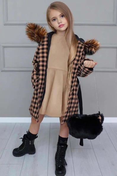 Kız Çocuk Kapüşonlu Peluş Detaylı Kare Desenli Kahverengi Kaban ürün görseli