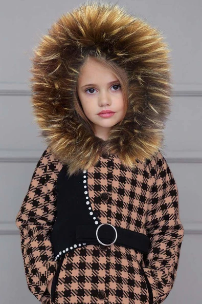 Kız Çocuk Kapüşonlu Peluş Detaylı Kare Desenli Kahverengi Kaban - Resim 2