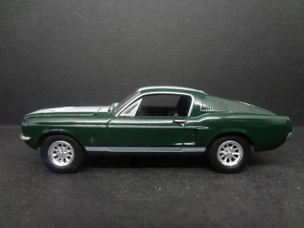 Greenlight 1967 Ford Mustang 1/64 Model Araba