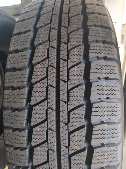 TRIANGLE SNOWLINK 235/65R16C 8PR 115/113R KIŞLIK M+S 2023 ÜRETİM - 2