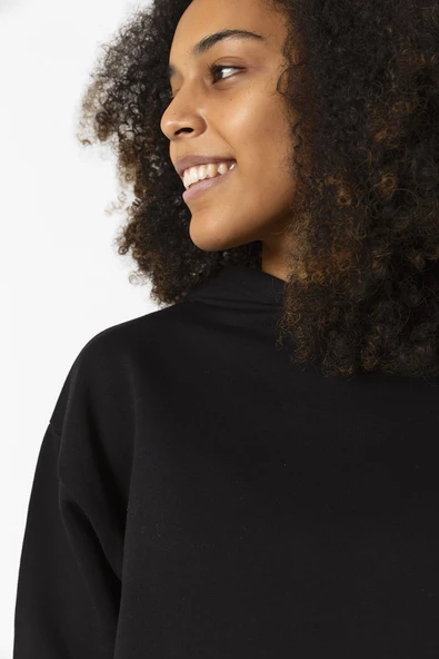 Basic Siyah Kapüşonlu Crop Sweatshirt - Resim 2