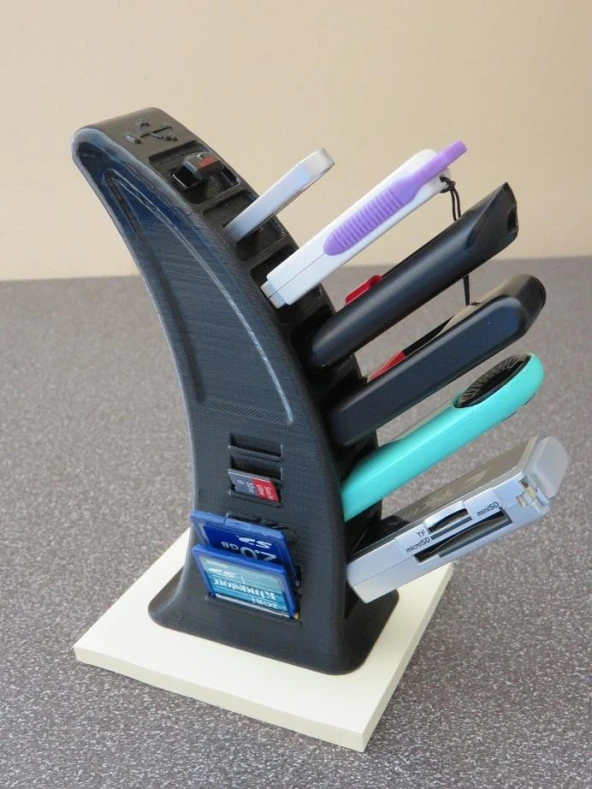 Usb & Sd Kart Kulesi Plastik Aparat