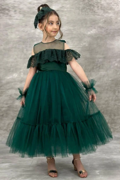 Kız Çocuk Yakası Transparan Omzu Açık Göğsü ve Kolları Güpür İşlemeli Yeşil Abiye ürün görseli