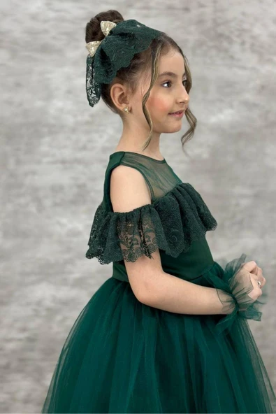 Kız Çocuk Yakası Transparan Omzu Açık Göğsü ve Kolları Güpür İşlemeli Yeşil Abiye - Resim 2