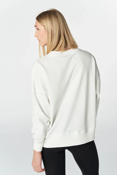 Hummel 921655-9003 Beyaz Önü Yazılı Bisiklet Yaka Kadın Sweat - 2