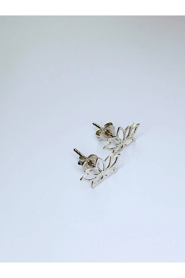 925 Ayar Gümüş Rodyumlu Lotus Çiçeği Çivili Trend Kadın Küpe Yılbaşı Yeni Yıl Hediye