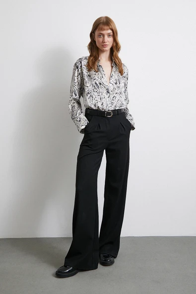V Yaka Desenli Saten Gömlek Siyah - Resim 2