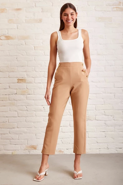 Düğme Detaylı Dar Paça Pantolon Bej - Resim 2