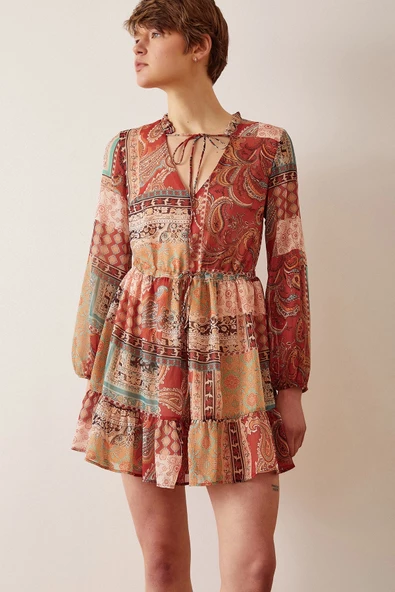 Biyeli V Yaka Desenli Mini Elbise Kahve - 4