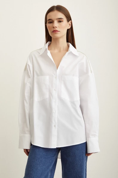 Omuzda Boncuk Detaylı  Oversize Gömlek Beyaz - Resim 2