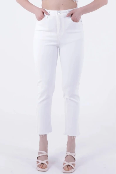 Paçaları Dikişsiz ve Yüksek Belli Cepli Astarsız Kadın Kot Pantolon Mom Fit Jean Beyaz Denim - 5