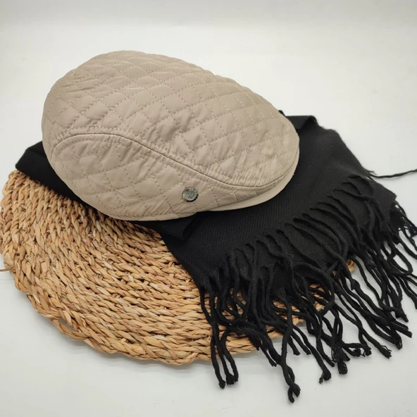 Kare Desenli Krem Renk Kasket ve Atkı İkili Takım - 9