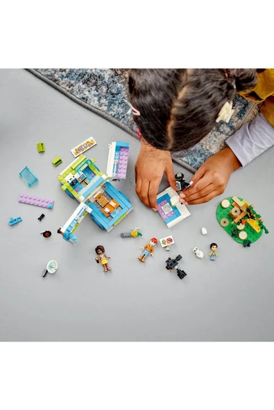 LEGO  ADO-LGF41749 NEWSROOM VAN 4 - 9