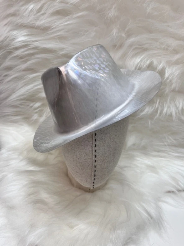 Gümüş Renkli Lazer Hologramlı Kovboy Şapkası 30x25 cm