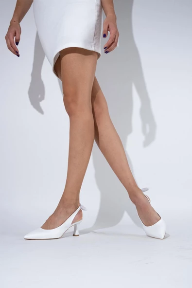 Beyaz Arkadan Fiyonklu Kısa Topuklu Stiletto Ayakkabı - Minipony - Resim 3
