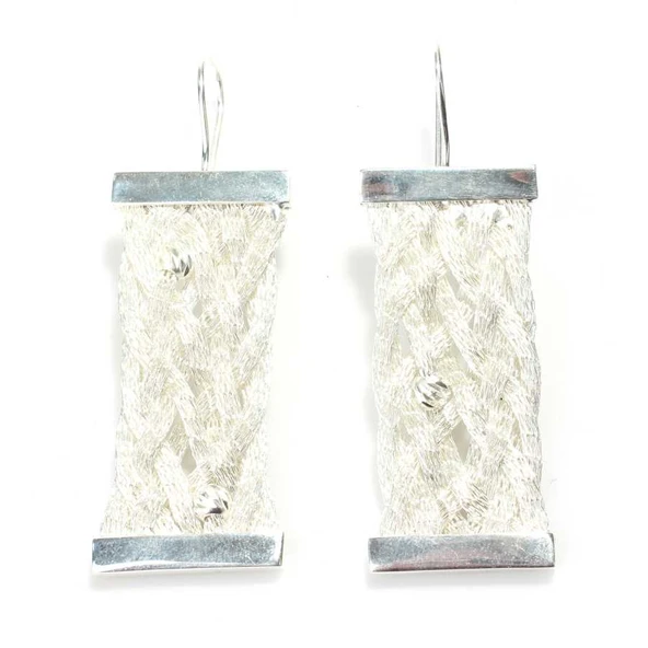 925 Ayar Gümüş El Örgüsü Dorica Toplu Küpe ürün görseli