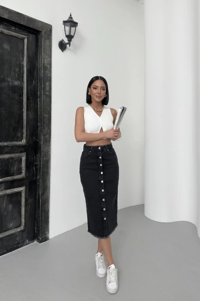 Önü Düğmeli ve Bitişi Püsküllü Cepli Kısa Boylu Kot Kadın Etek Normal Antrasit Denim Yaz / Bahar ürün görseli