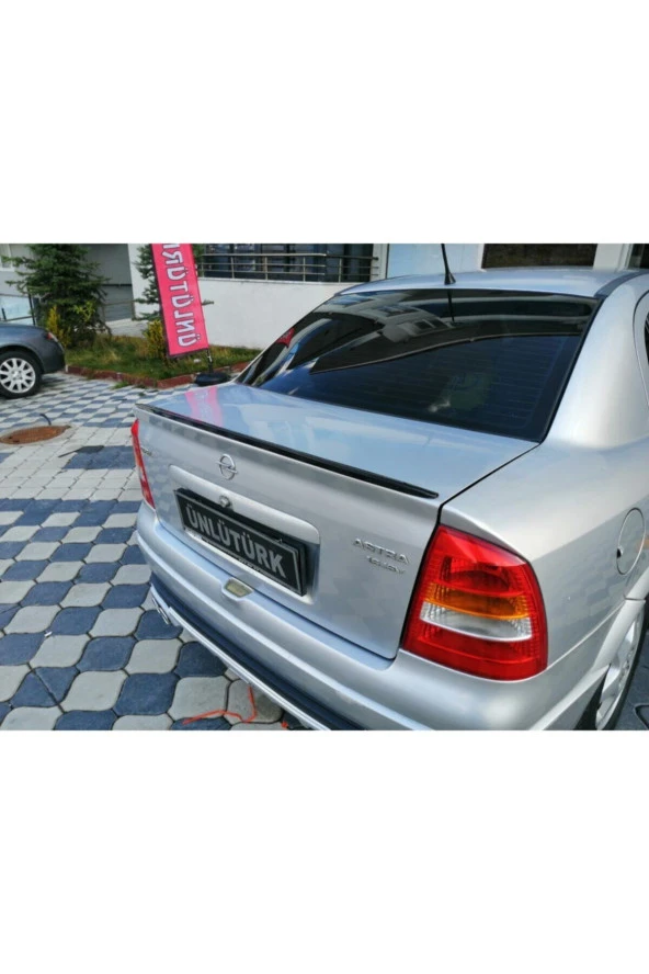 Opel Astra G Bagaj Üstü Spoiler Piano Black Parlak Siyah