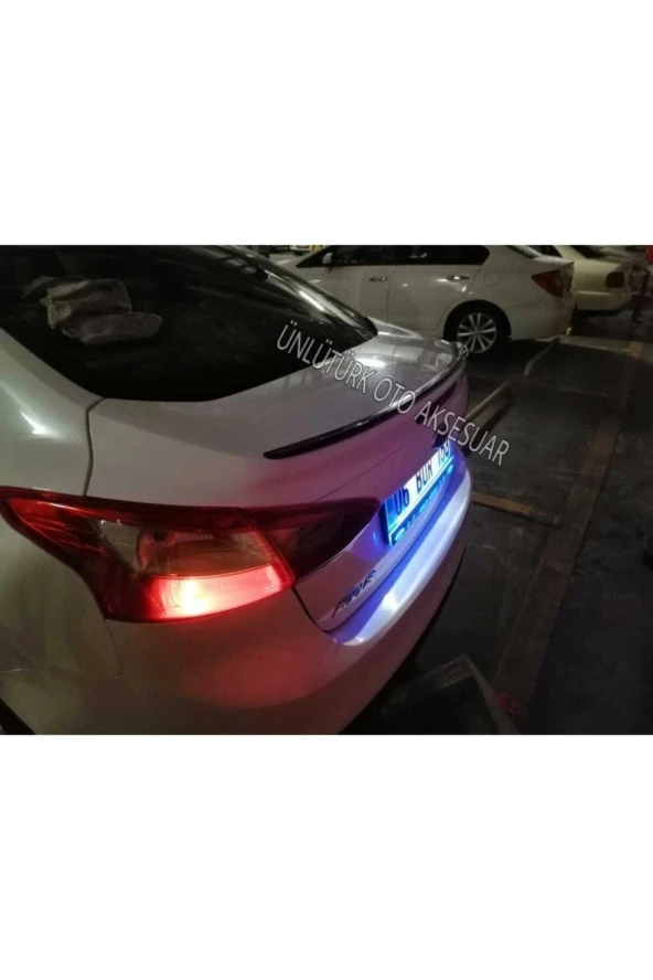 Ford Focus 3 - 3.5 Bagaj Üstü Spoiler Piano Black