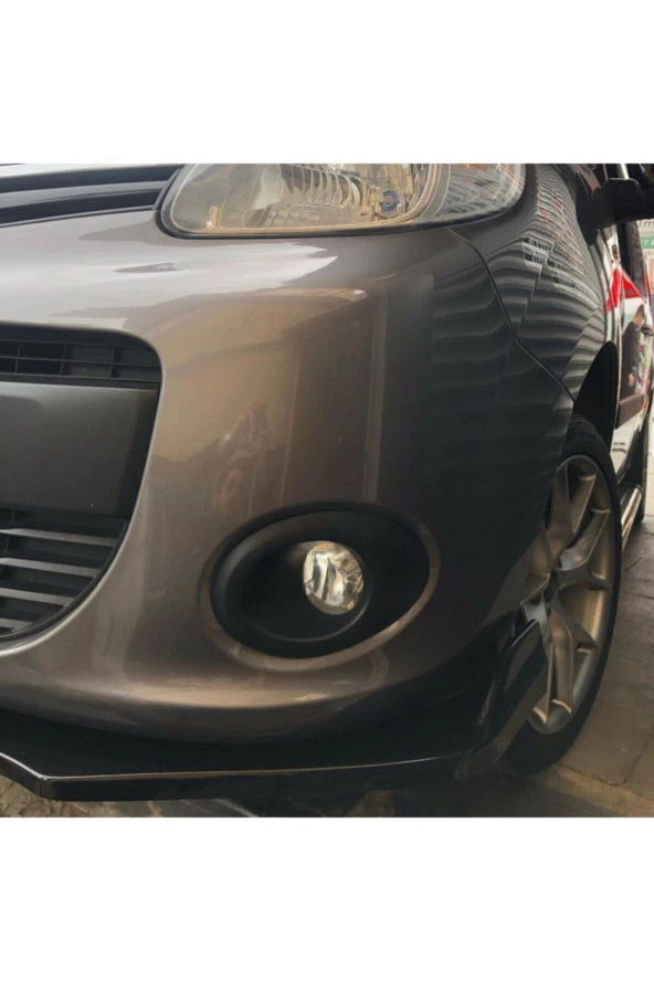 Renault Kangoo Ön Lip Ön Tampon Eki Parlak Siyah 3 Parça Plastik ürün görseli